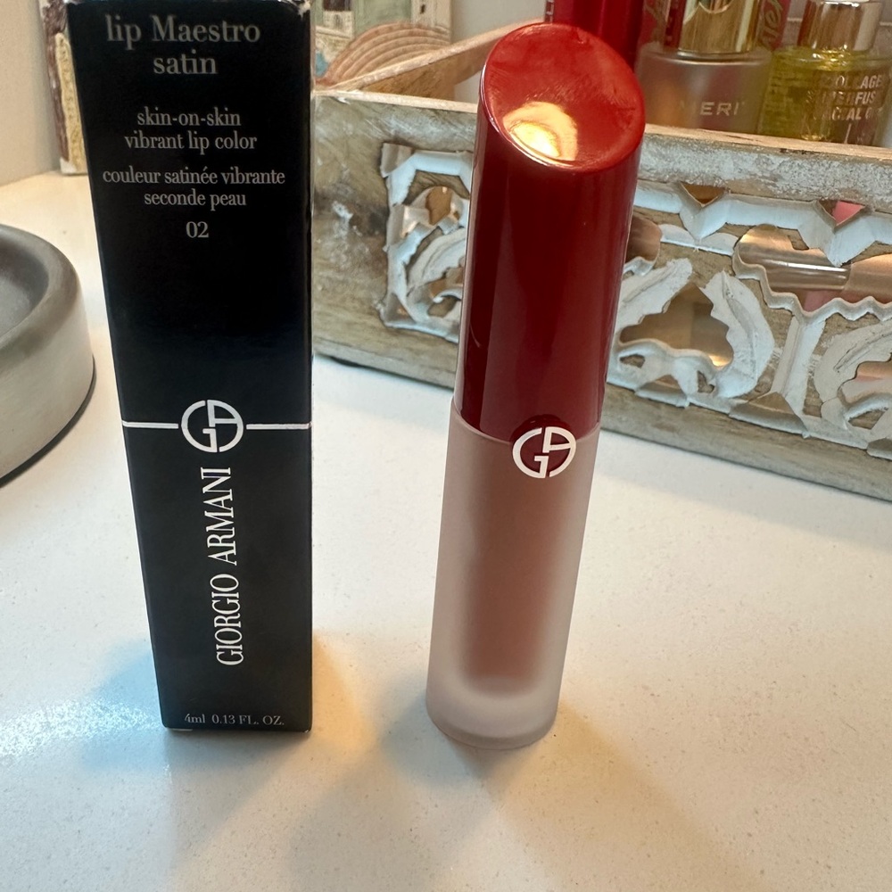 Giorgio Armani Lip Maestro Satin Lipstick - Weekend Getaway (nude) brand new wit
